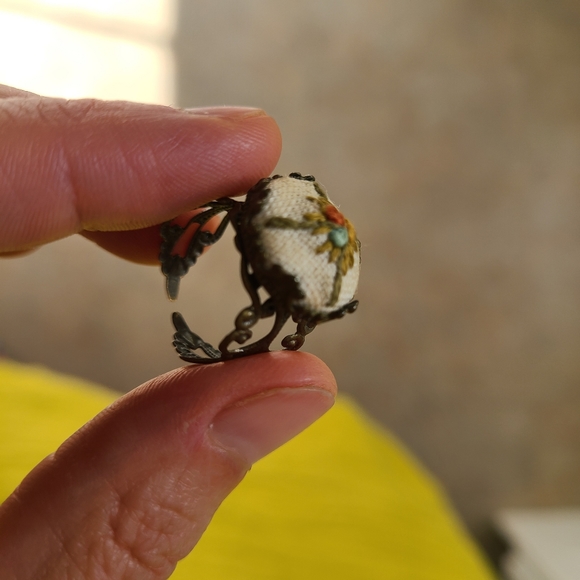 Hand Embroidered Adjustable Ring - Picture 6 of 7